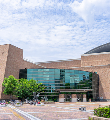 福岡市総合図書館