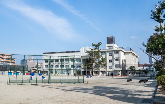 西新小学校