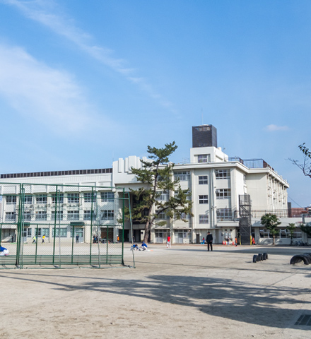西新小学校