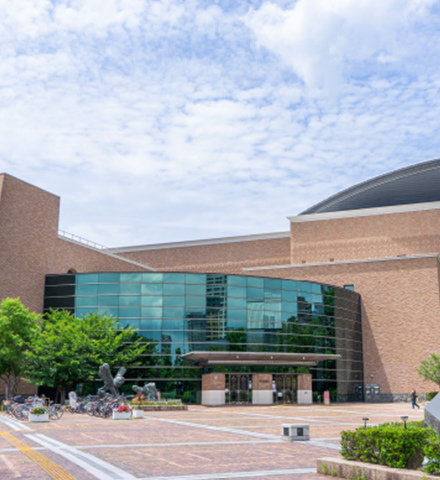 福岡市総合図書館