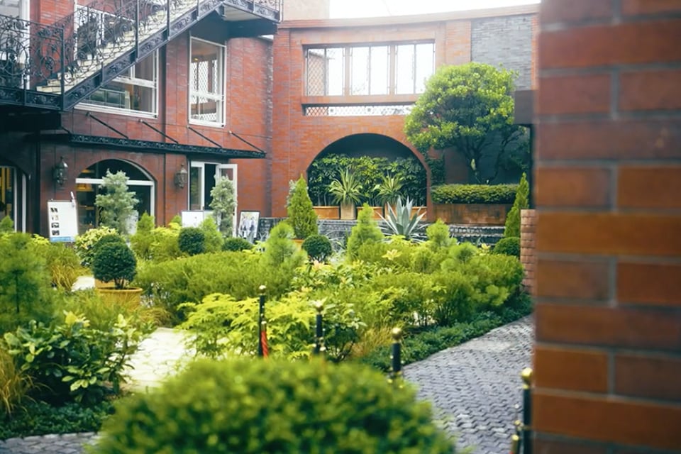 現地周辺の街並み（徒歩7分/約500m）