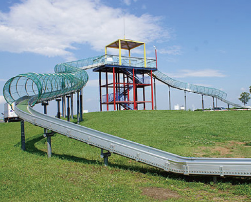30m超えのローラーすべり台がある「羽生スカイスポーツ公園」