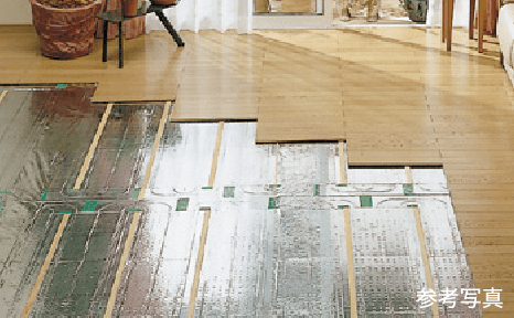 ガス温水床暖房