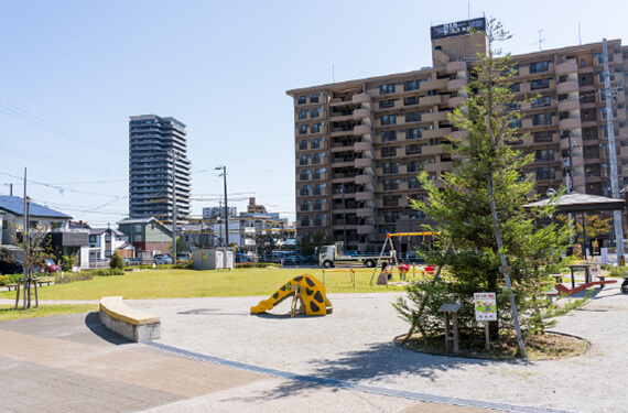 末広公園　徒歩3分（約210ｍ）