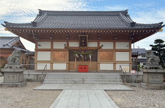 南明治八幡社　徒歩2分（約160m）