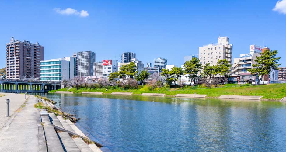 現地周辺の街並み