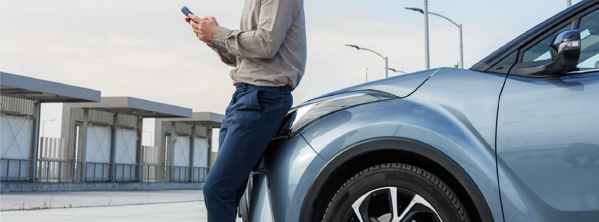 市街へ県外へ、自在に広がるカーアクセス。