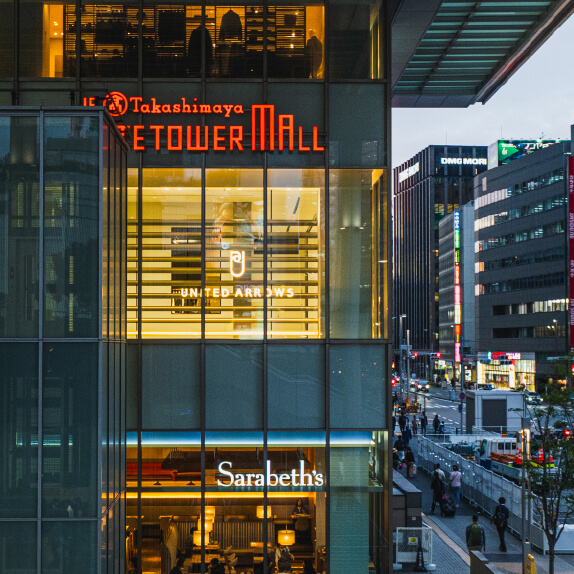 JRセントラルタワーズ　徒歩9分（約680ｍ）