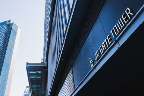 JRゲートタワー徒歩8分（約580ｍ）