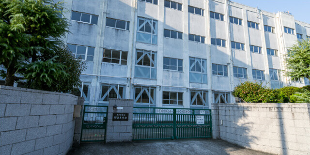 市立 野並小学校　徒歩8分（約630m）