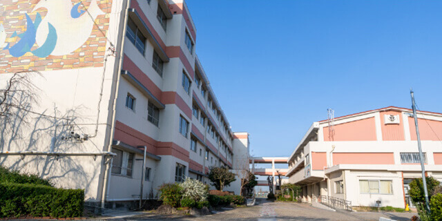 市立 南天白中学校　徒歩9分（約710m）